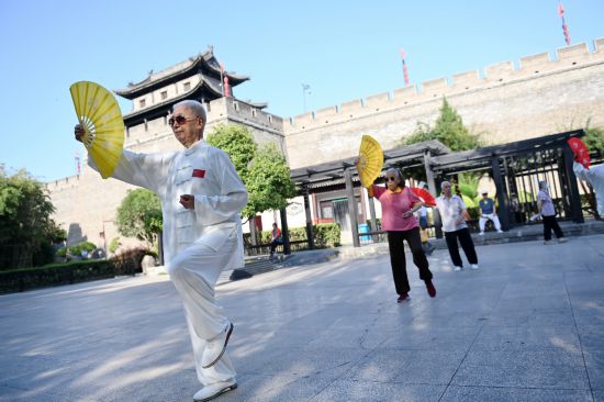 亚美体育下载“银龄行动”何以燃动体育