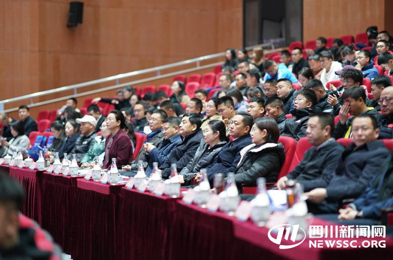 观摩+研讨 这场全国体育教育盛会分享了哪些干亚美体育注册货？(图3)